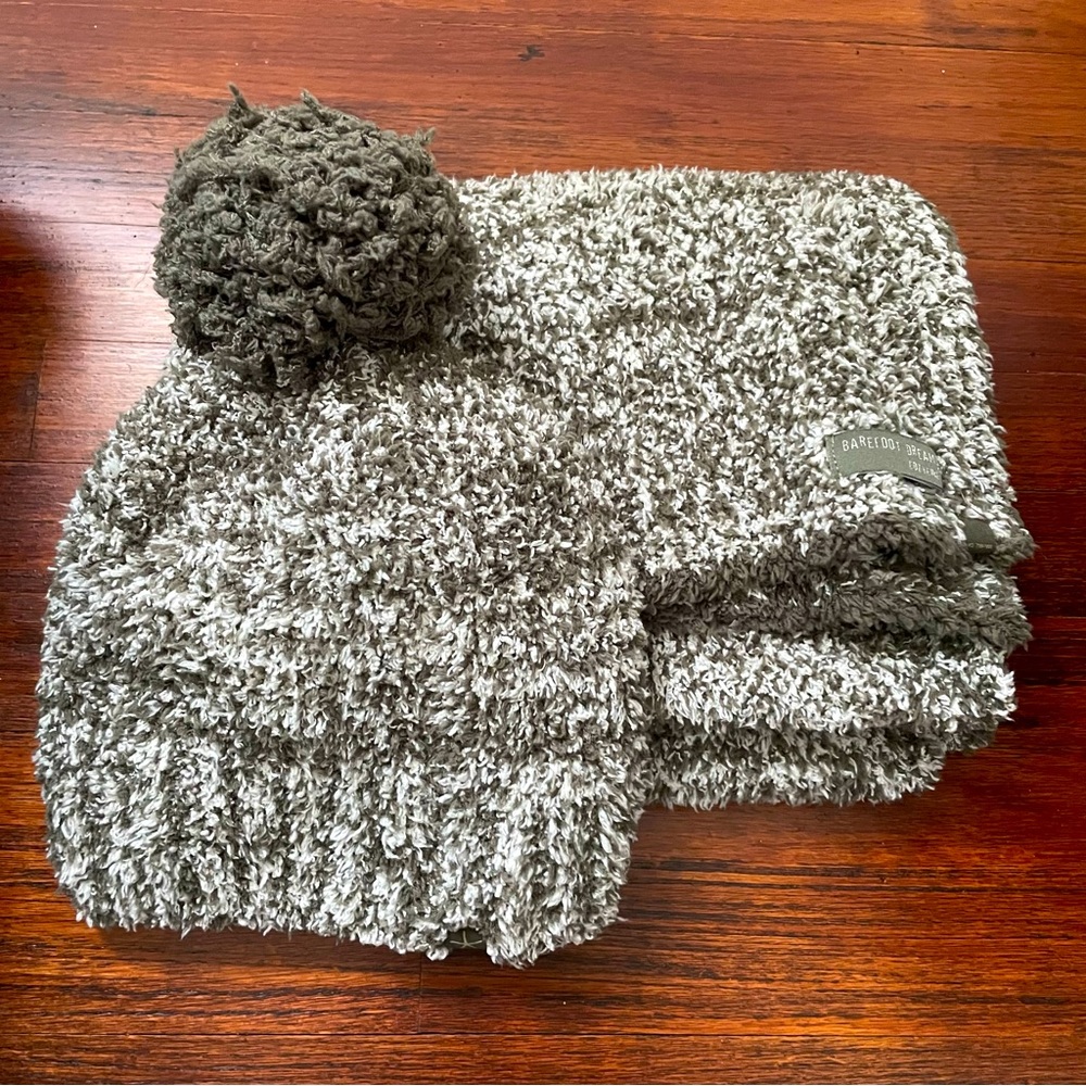 Barefoot Dreams Cozychic Pom Pom Hat and Matching Scarf green/white marbled set